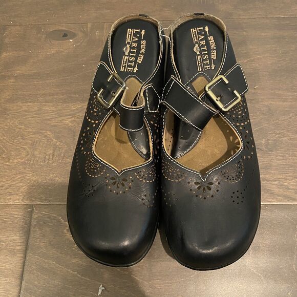 L’Artiste Black Leather Mary Jane Flats with Classic Design - Picture 1 of 15